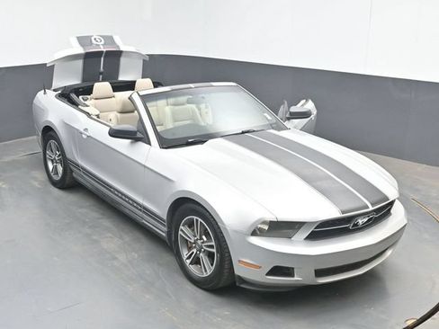 Used 2011 Ford Mustang Premium w/ 201A Rapid Spec Order Code RWD image 46
