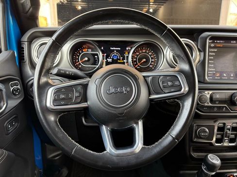 Used 2022 Jeep Wrangler Unlimited Sahara image 24