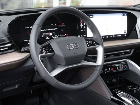 New 2025 Audi Q5 Premium image 11