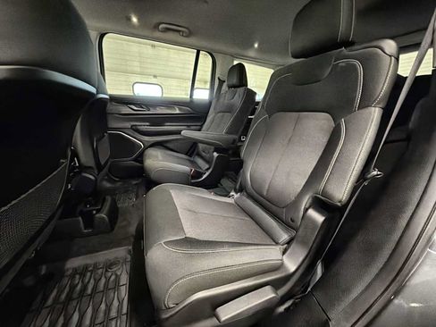 Used 2022 Jeep Grand Cherokee L Laredo w/ Luxury Tech Group I AWD/4WD image 23