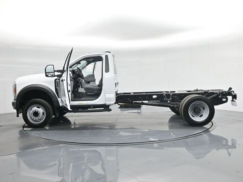New 2025 Ford F550 2WD Regular Cab Super Duty image 28
