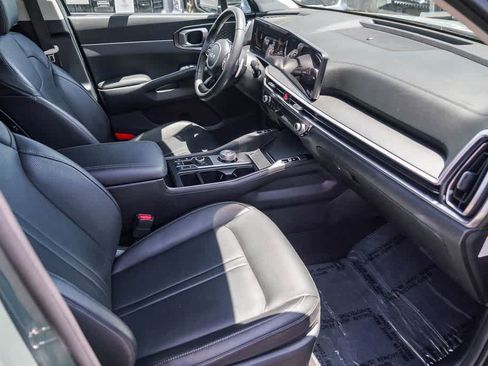 Certified 2025 Kia Sorento EX AWD/4WD image 15