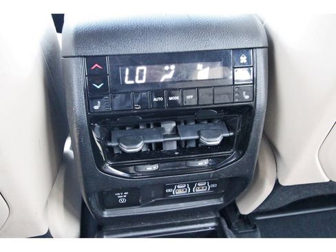 Used 2023 Jeep Grand Cherokee L Limited RWD image 15
