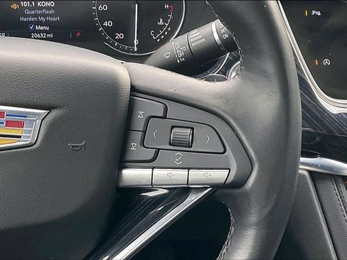 Used 2025 Cadillac XT6 Premium Luxury image 25