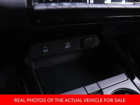 Certified 2024 Toyota Prius Prime FWD image 9