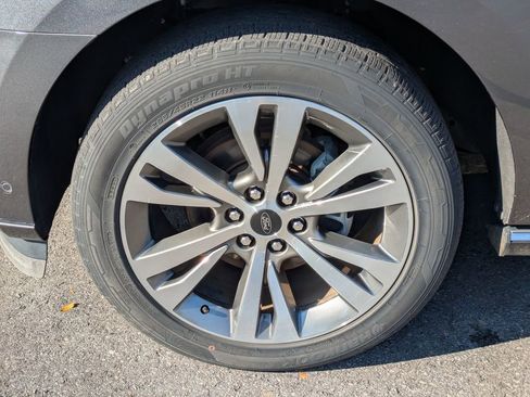 Used 2020 Ford Expedition Platinum image 11