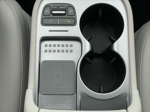 New 2026 Hyundai Ioniq 9 SEL image 11