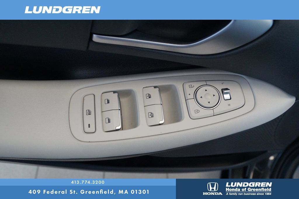 Used 2025 Hyundai Sonata SEL FWD image 16