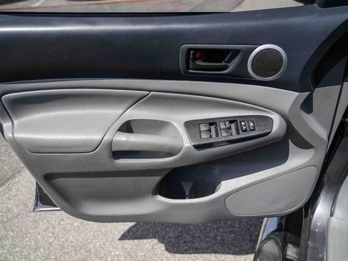 Used 2015 Toyota Tacoma PreRunner w/ SR5 Package RWD image 20