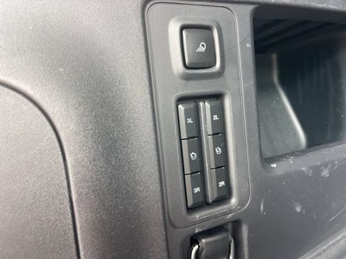 Used 2025 Ford Expedition Platinum AWD/4WD image 9