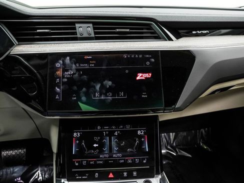 Used 2024 Audi Q8 e-tron Premium Plus w/ Premium Plus Package image 26