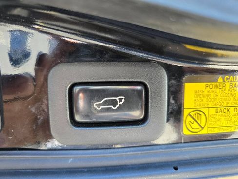 Used 2011 Lexus LX 570 4WD image 31