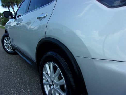 Used 2019 Nissan Rogue S w/ Special Edition Package FWD image 5