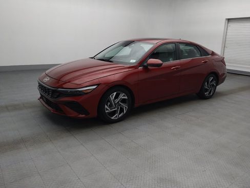 Used 2024 Hyundai Elantra Limited FWD image 2