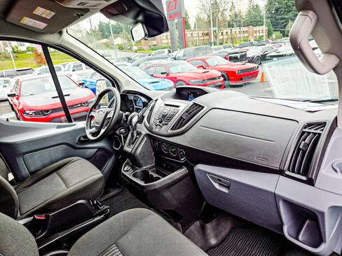 Used 2019 Ford Transit 150 XLT image 11