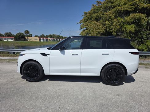 New 2026 Land Rover Range Rover Sport Dynamic SE AWD/4WD image 7