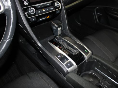 Used 2019 Honda Civic EX image 12