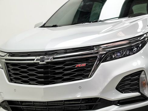 Used 2022 Chevrolet Equinox RS FWD image 2