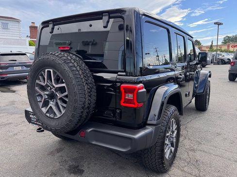 New 2026 Jeep Wrangler Unlimited Sahara AWD/4WD image 7
