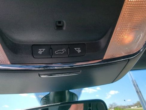 Used 2019 Jeep Grand Cherokee Laredo AWD/4WD image 19