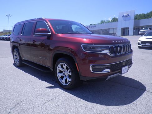 Used 2022 Jeep Wagoneer Series II AWD/4WD image 1