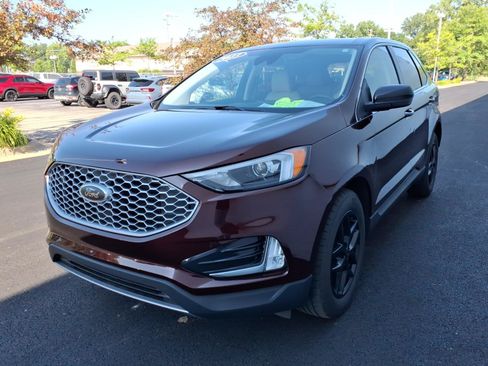 Certified 2023 Ford Edge SEL w/ Convenience Package AWD/4WD image 3