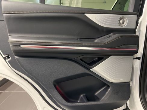 New 2026 Lincoln Navigator Black Label AWD/4WD image 41