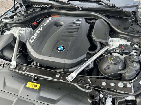Used 2026 BMW 550e xDrive w/ Premium Package image 15