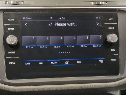 Used 2022 Volkswagen Tiguan SE image 23