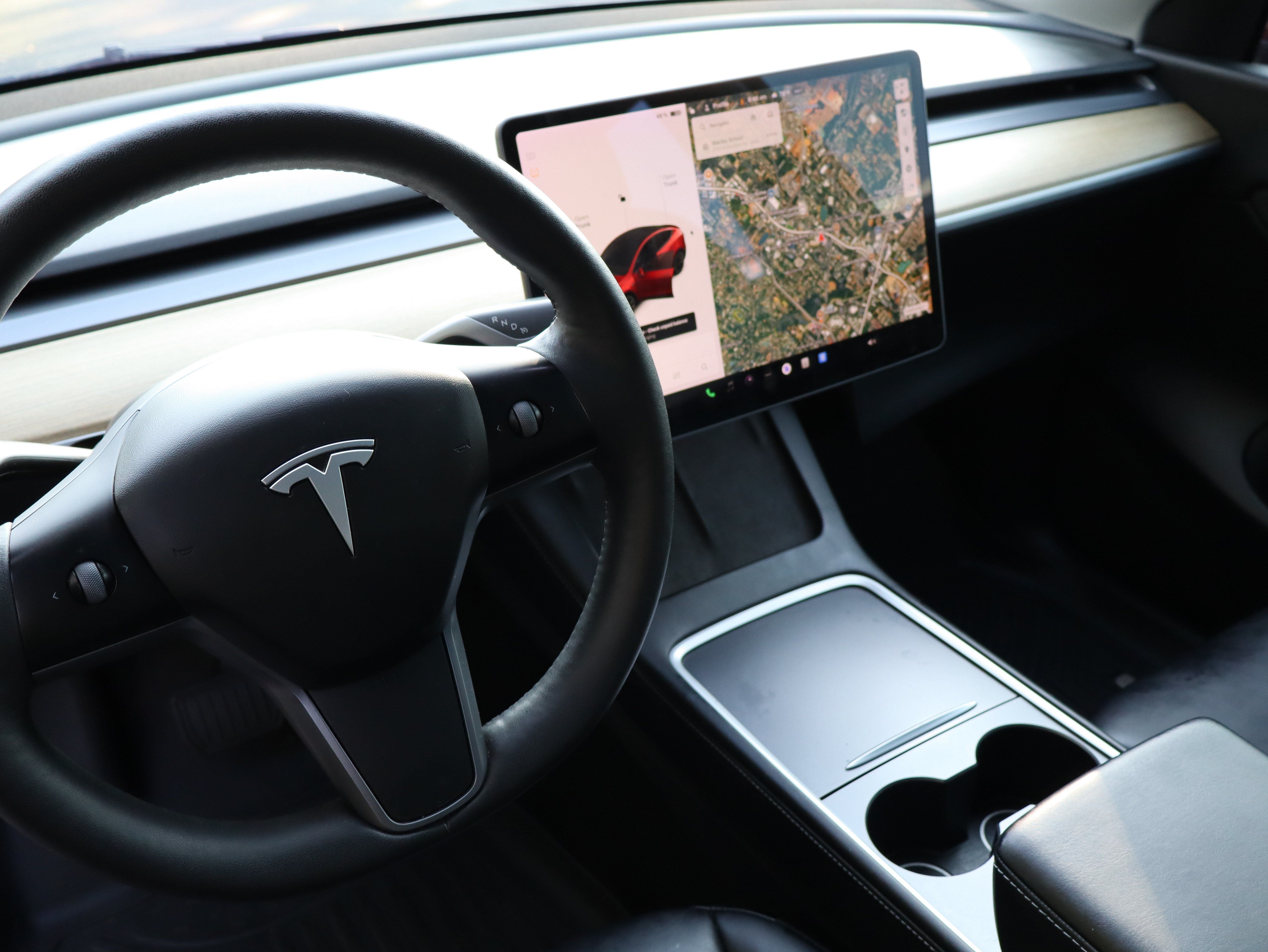 Used 2021 Tesla Model Y Long Range AWD/4WD image 23