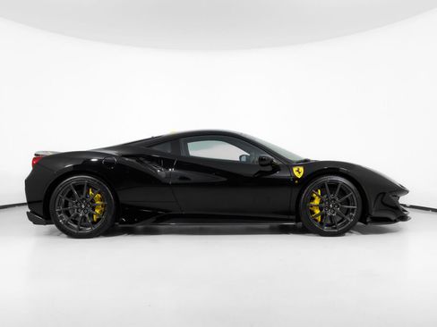 Used 2019 Ferrari 488 Pista Coupe RWD image 11