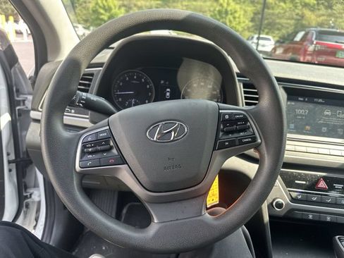 Used 2018 Hyundai Elantra SEL FWD image 13