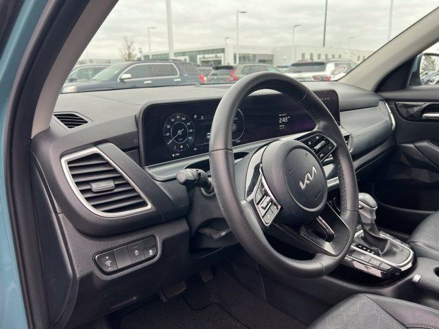 Certified 2025 Kia Seltos EX w/ EX Sunroof Package FWD image 10