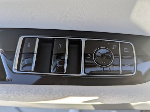 New 2026 Cadillac Vistiq Sport w/ LPO, Floor Liner Package AWD/4WD image 26