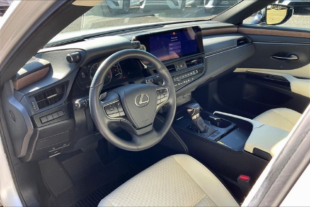 Certified 2025 Lexus ES 350 w/ Premium Package FWD image 2