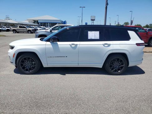 Used 2023 Jeep Grand Cherokee L Summit AWD/4WD image 2