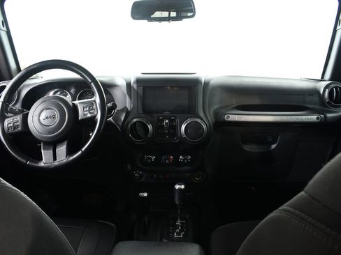 Used 2018 Jeep Wrangler Unlimited Sport S AWD/4WD image 7