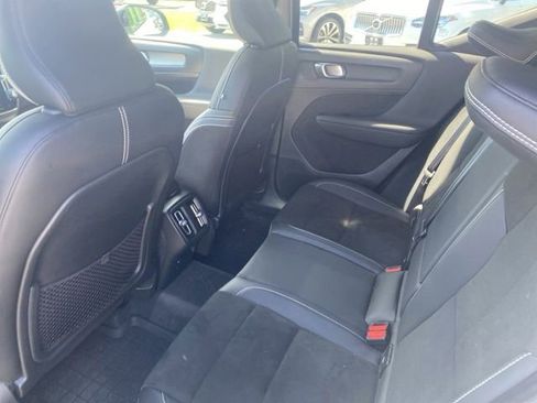 Certified 2021 Volvo XC40 T5 R-Design w/ Advanced Package AWD/4WD image 8