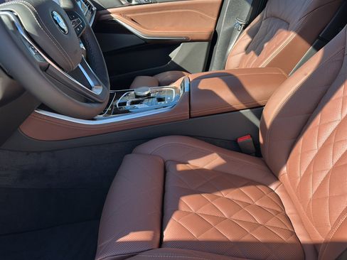 New 2026 BMW X5 xDrive40i w/ Climate Comfort Package image 10