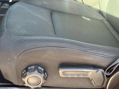 Used 2019 Jeep Wrangler Sport image 14