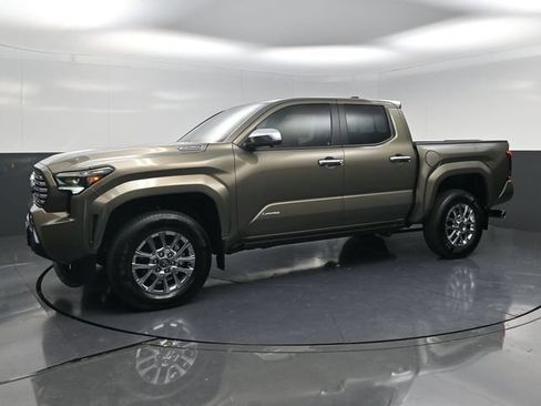 Used 2026 Toyota Tacoma Limited AWD/4WD image 4