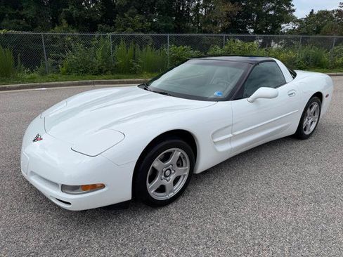 Used 1998 Chevrolet Corvette Coupe RWD image 31