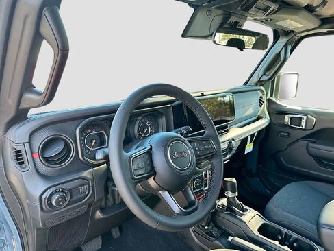 New 2025 Jeep Gladiator Rubicon w/ Dual Top Group image 10