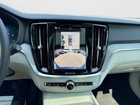 New 2026 Volvo V60 B5 Cross Country Plus w/ Climate Package AWD/4WD image 24