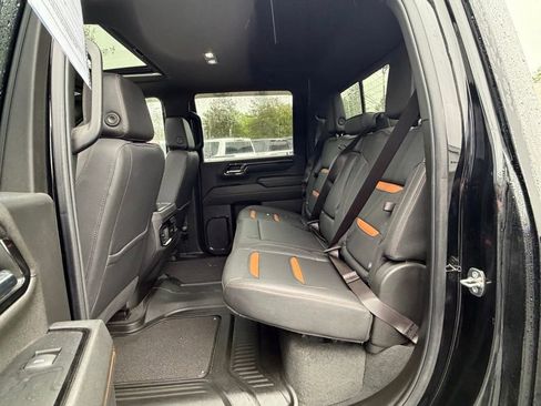 Used 2024 GMC Sierra 2500 AT4 w/ Technology Package AWD/4WD image 13
