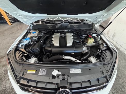 Used 2012 Volkswagen Touareg Sport AWD/4WD image 24