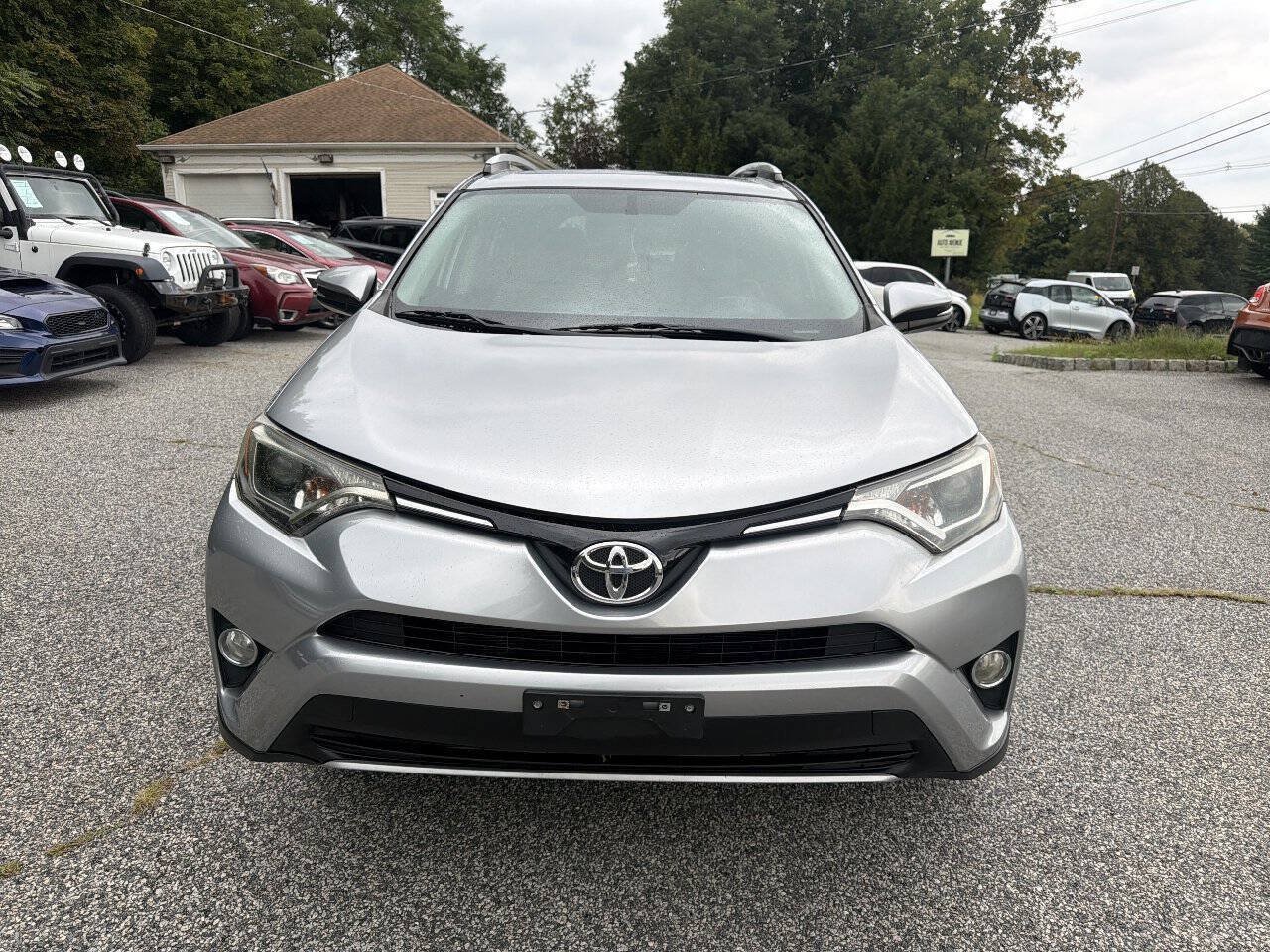 Used 2016 Toyota RAV4 XLE AWD/4WD image 4