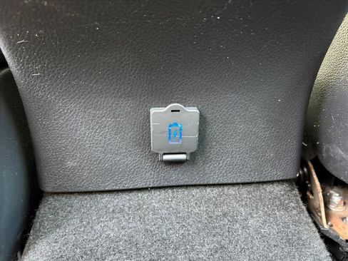 Used 2022 Toyota Camry LE image 11