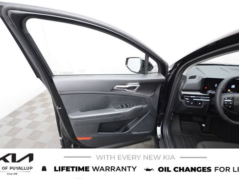 New 2026 Kia Sportage LX image 9