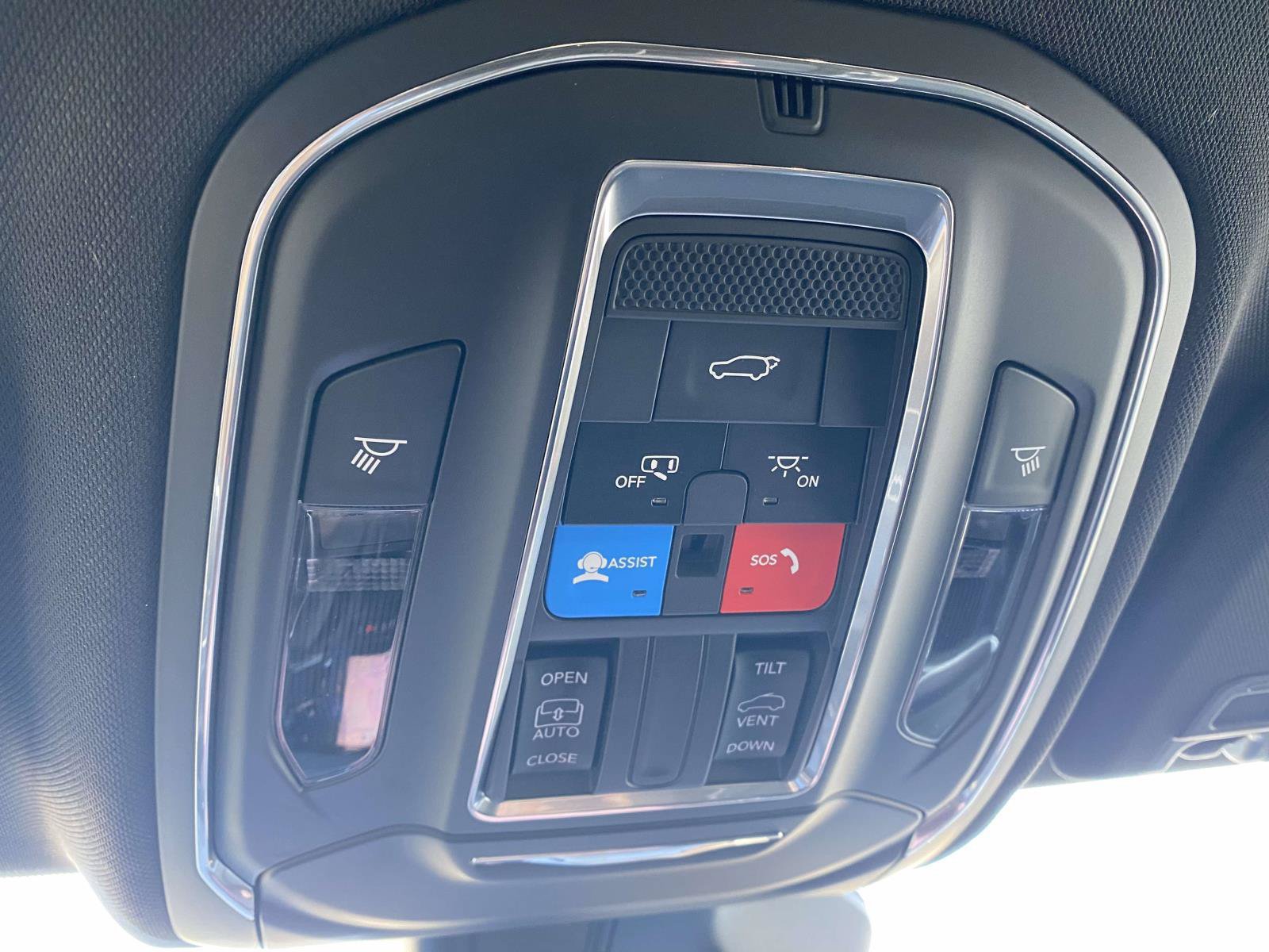New 2026 Jeep Grand Cherokee Altitude AWD/4WD image 31